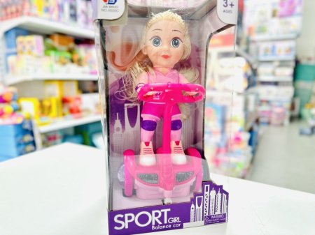 دمية باربية على سكوتر